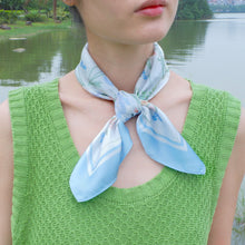 Load image into Gallery viewer, StephyDesignHK Hyacinthus orientalis scarf&amp; scarf Ring Gift Set
