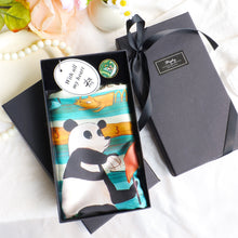 Load image into Gallery viewer, StephyDesignHK Hong Kong Memory scarf with scarf ring  gift box | shawl
